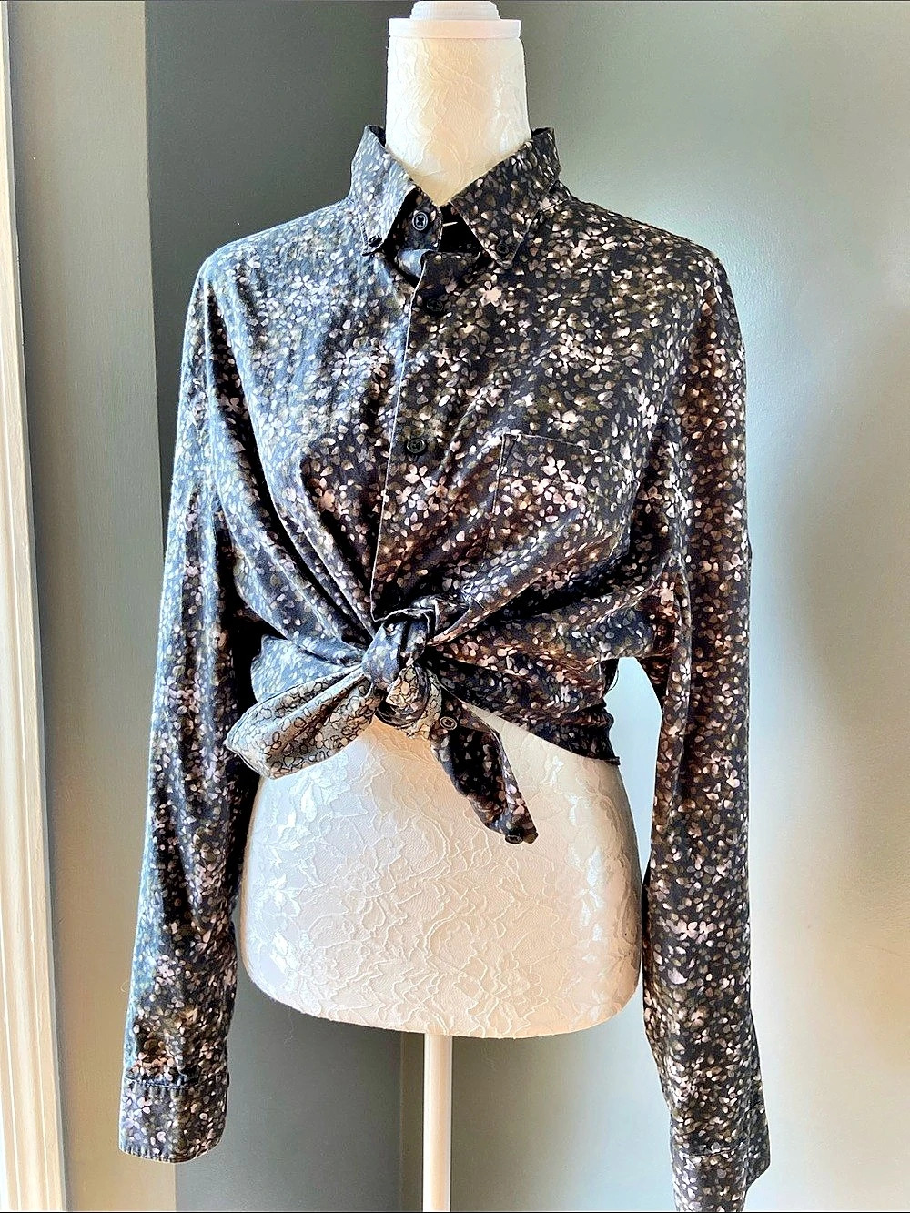 Express Floral Button Down Shirt in Gray & Green Size XL